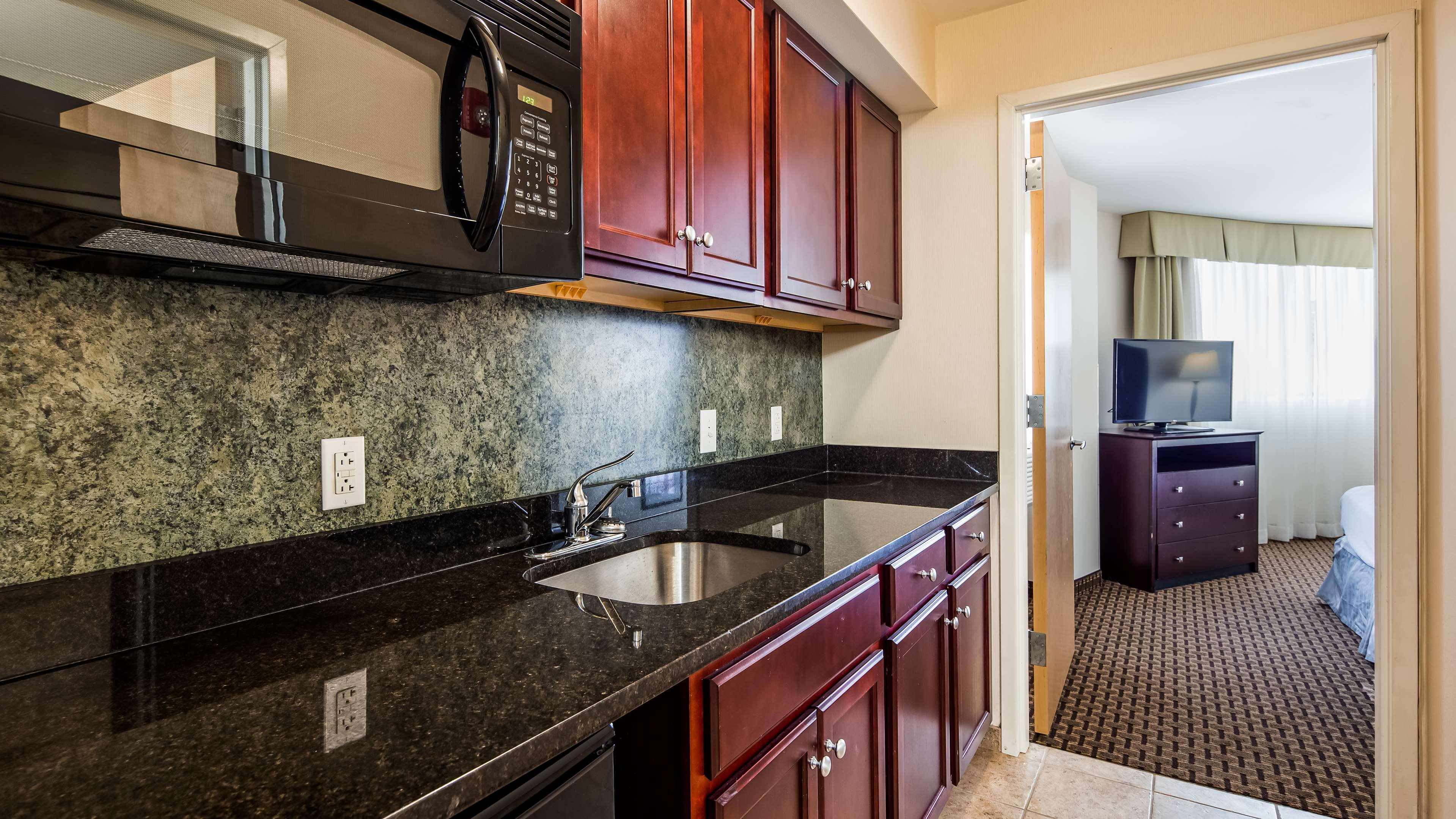 Best Western Plus Philadelphia Airport South - At Widener University Chester Eksteriør billede
