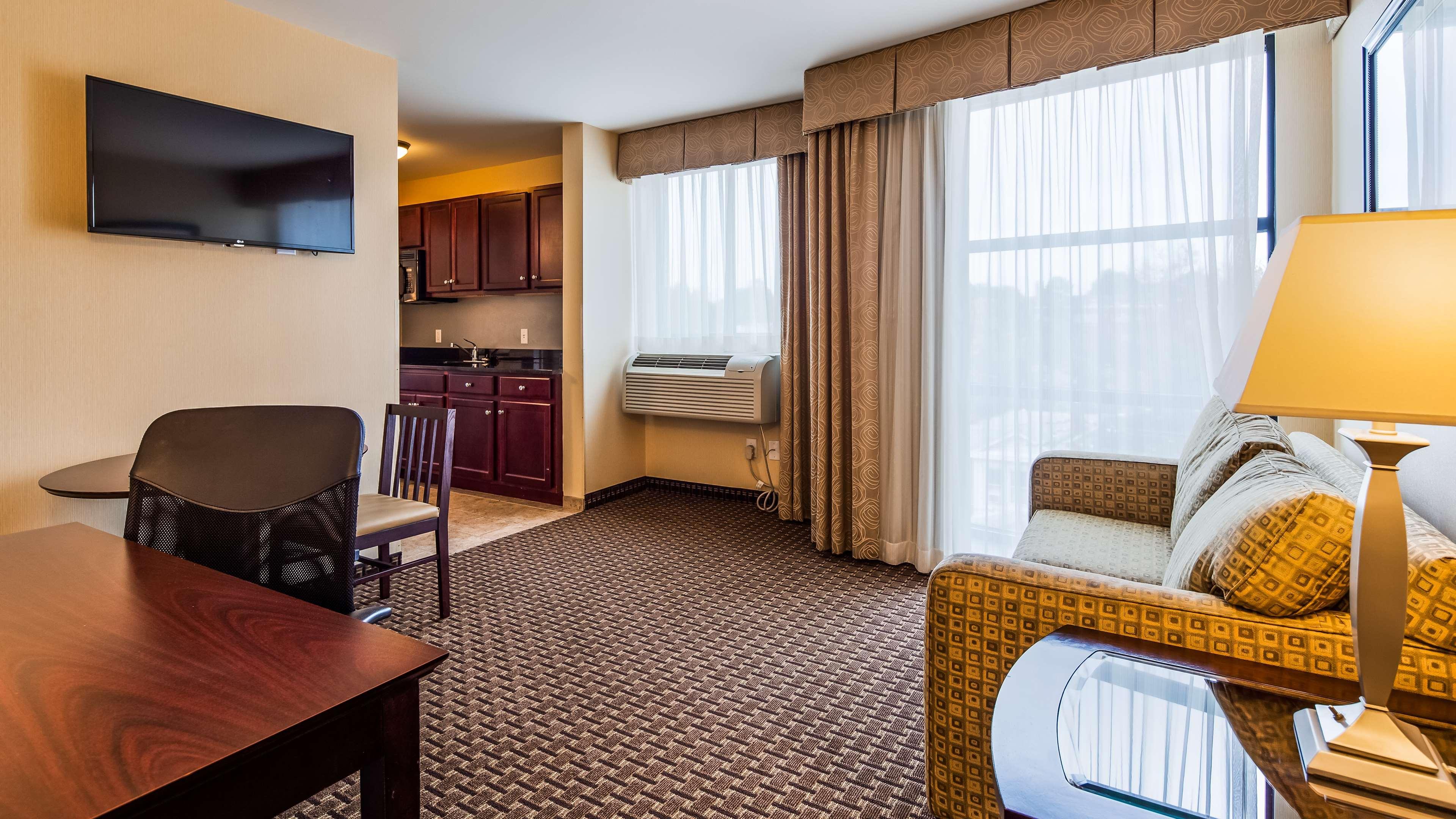 Best Western Plus Philadelphia Airport South - At Widener University Chester Eksteriør billede