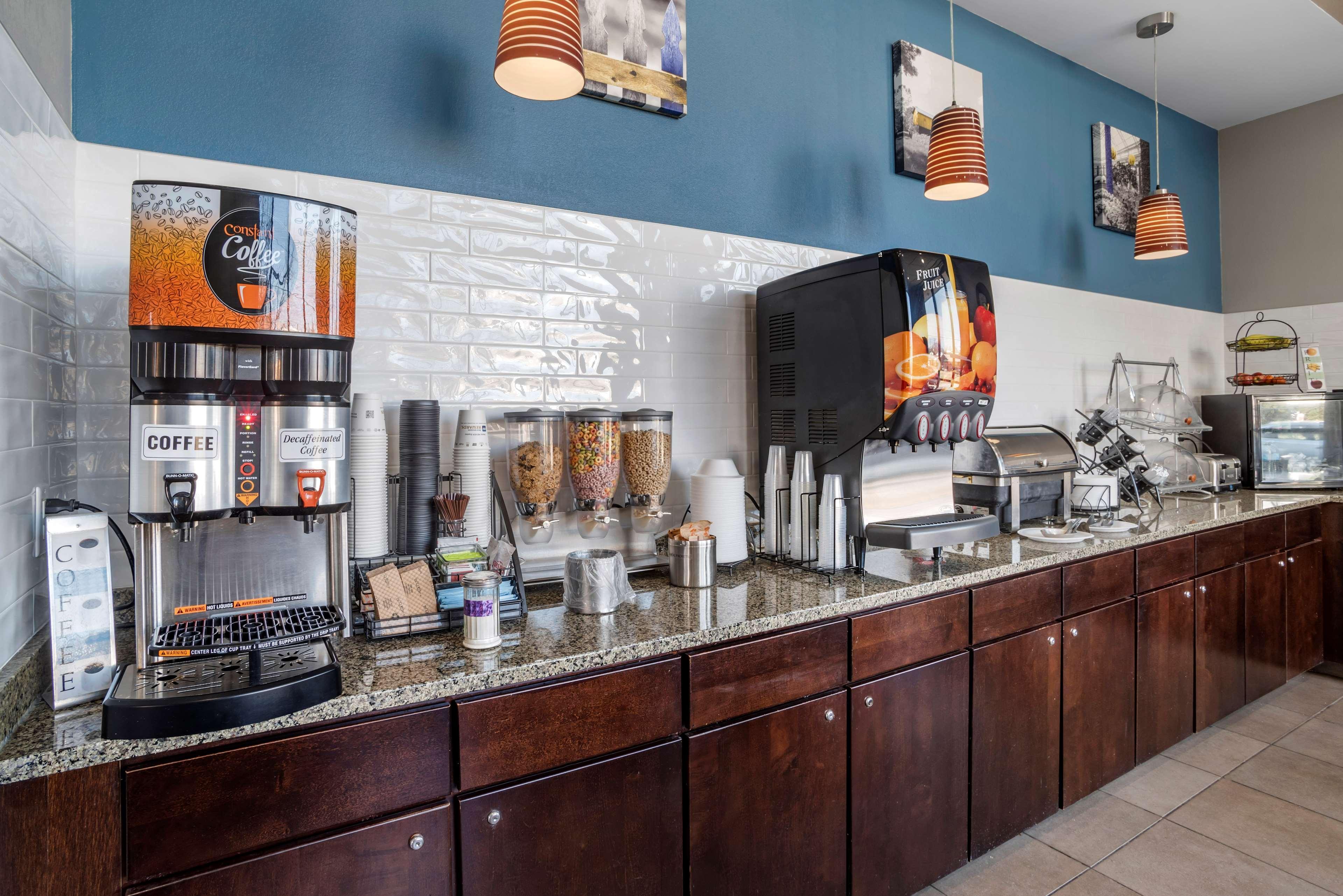 Best Western Plus Philadelphia Airport South - At Widener University Chester Eksteriør billede